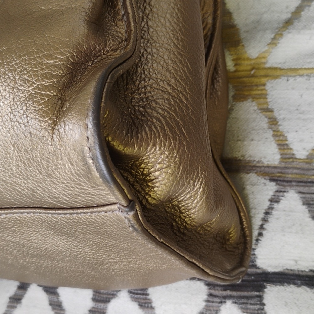 Tignanello Gold Leather Shoulder Bag - Picture 5 of 15